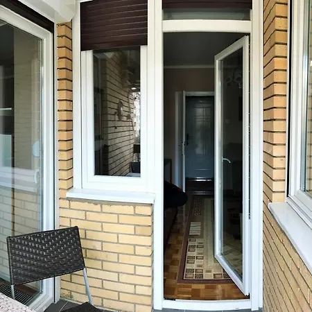Apartment Wali *